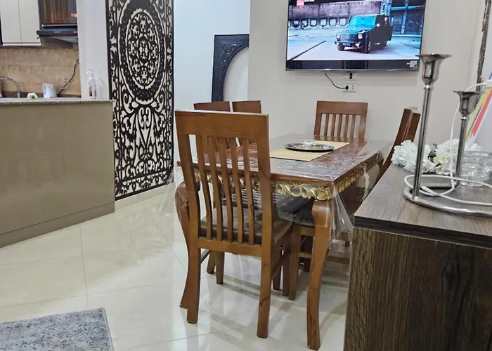 Apartman Quiet For 4, Pool View Balcony, 3 Min From *