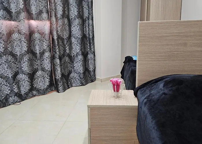 Quiet For 4, Pool View Balcony, 3 Min From